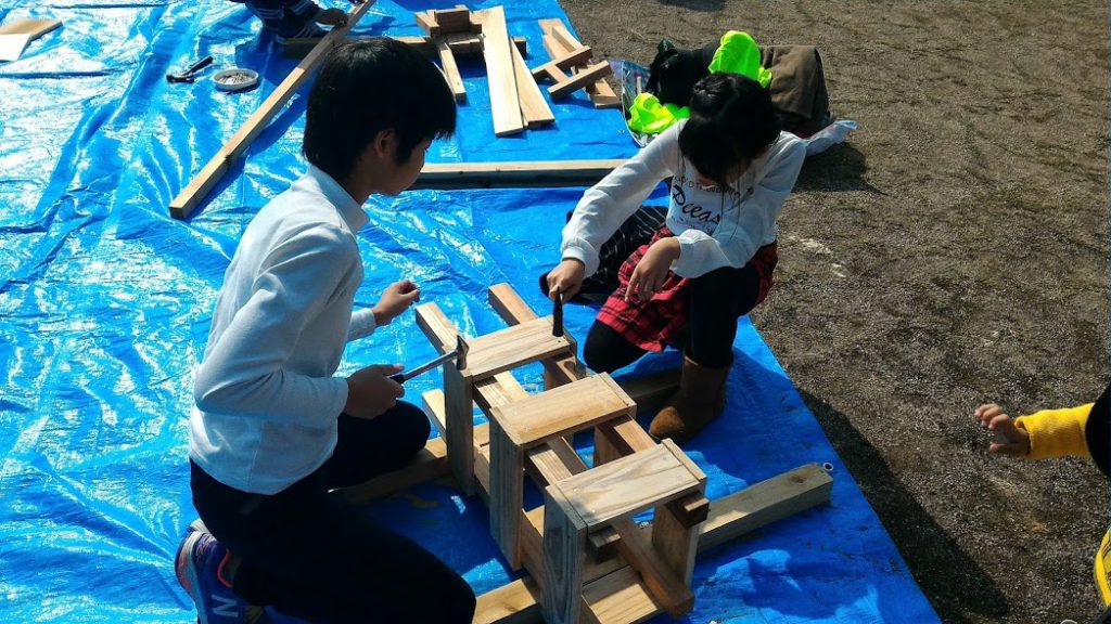 愛南町南レク御荘公園の楽しいイベントの親子手作り木工広場に家族で参加してきました